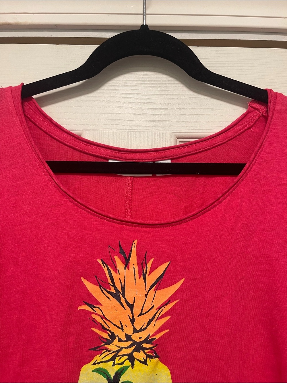 Kiwi Fresh Size XL Pink Fuchsia Pineapple Palm Tree Cap Sleeve Tee - Picture 4 of 11